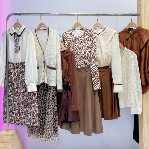 韓序品牌折扣女裝尾單清貨衣服批發(fā) 杭州四季青服裝廠家一手貨源